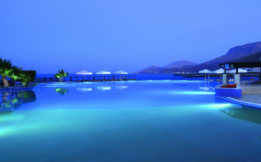 Moevenpick Resort El Sokhna Ain Sukhna Eksteriør bilde The pool at the resort