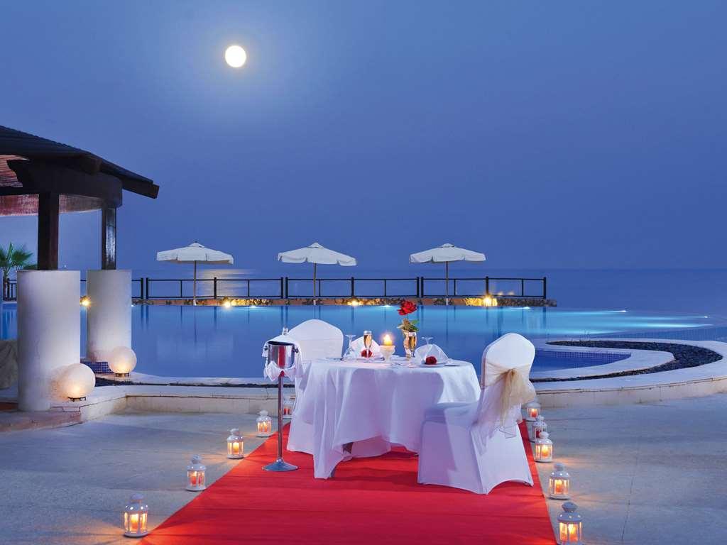 Moevenpick Resort El Sokhna Ain Sukhna Rom bilde The pool at the hotel
