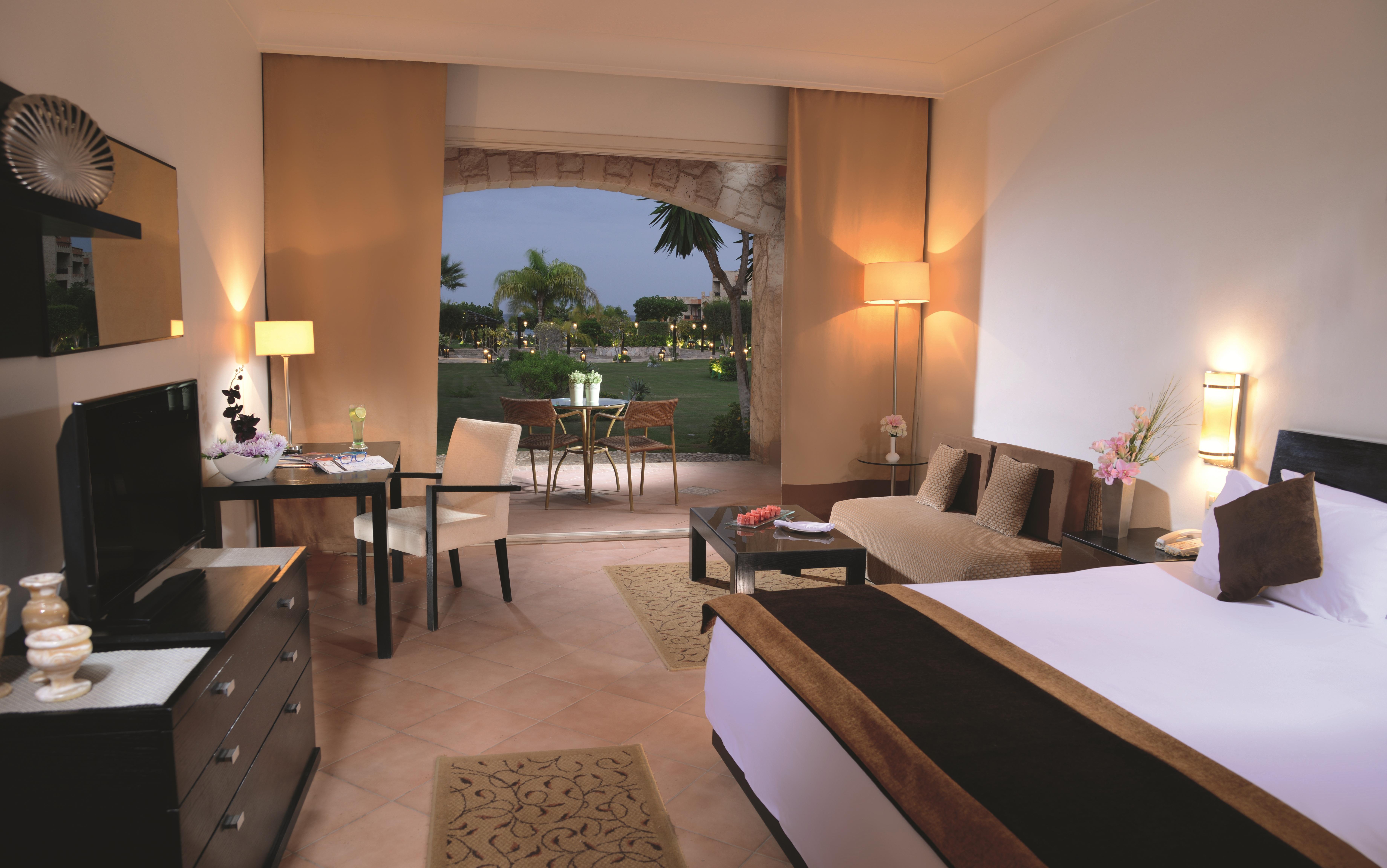 Moevenpick Resort El Sokhna Ain Sukhna Eksteriør bilde A room at the Taj Mahal Palace, Mumbai