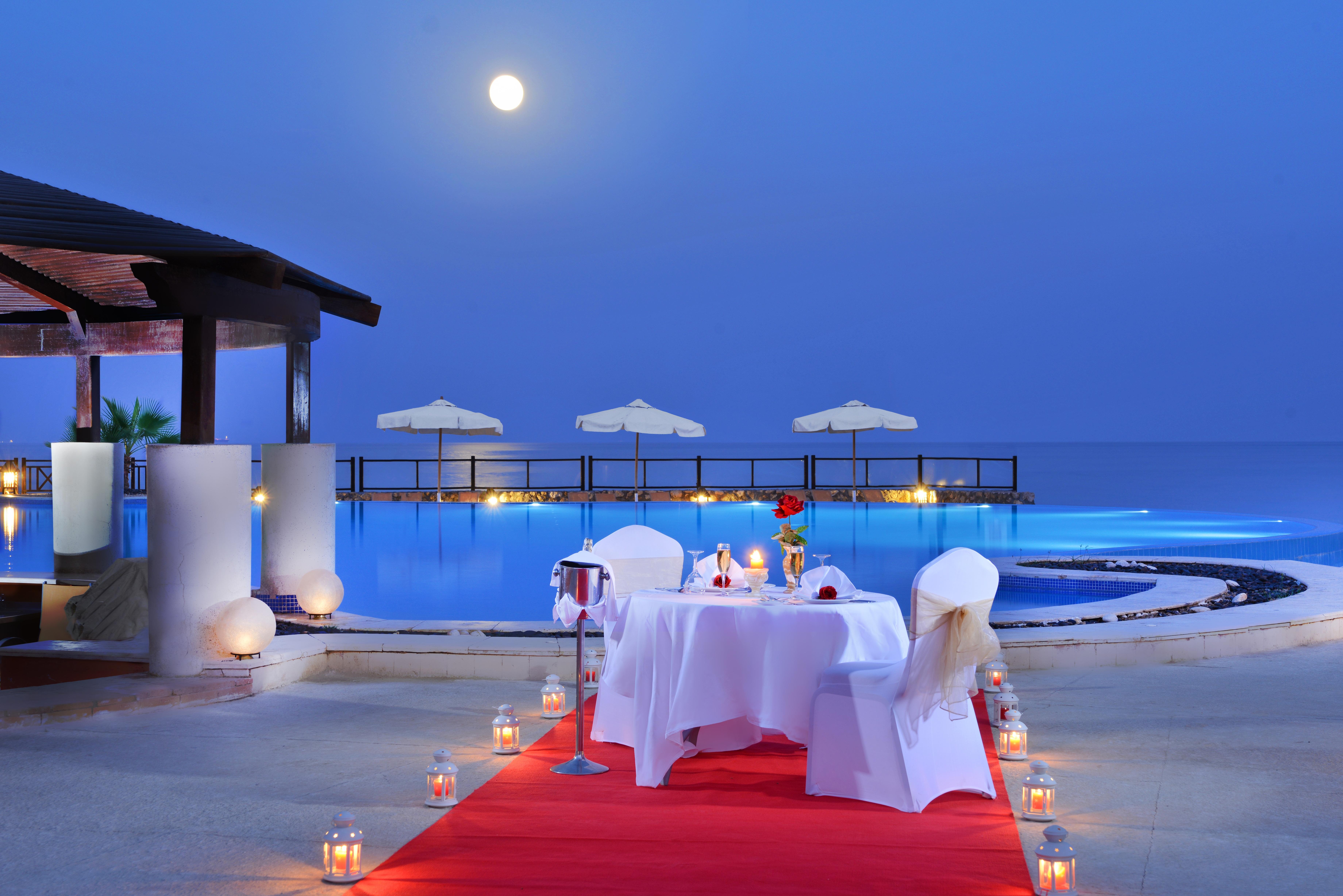 Moevenpick Resort El Sokhna Ain Sukhna Eksteriør bilde The pool at the hotel