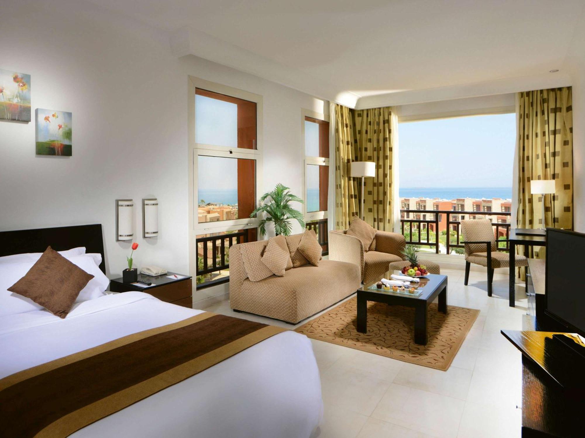 Moevenpick Resort El Sokhna Ain Sukhna Eksteriør bilde A suite at the Hilton Sharm El Sheikh